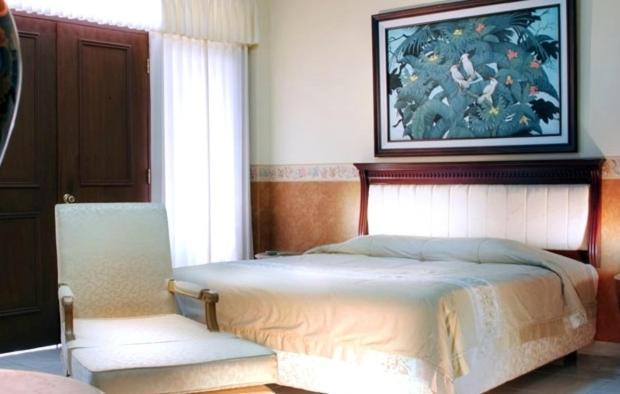 Rayz Hotel Malang Zimmer foto