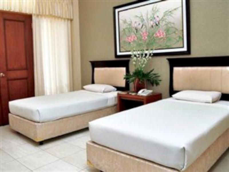 Rayz Hotel Malang Exterior foto